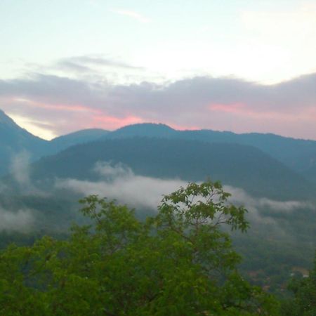 Levanta Mega Chorio Buitenkant foto